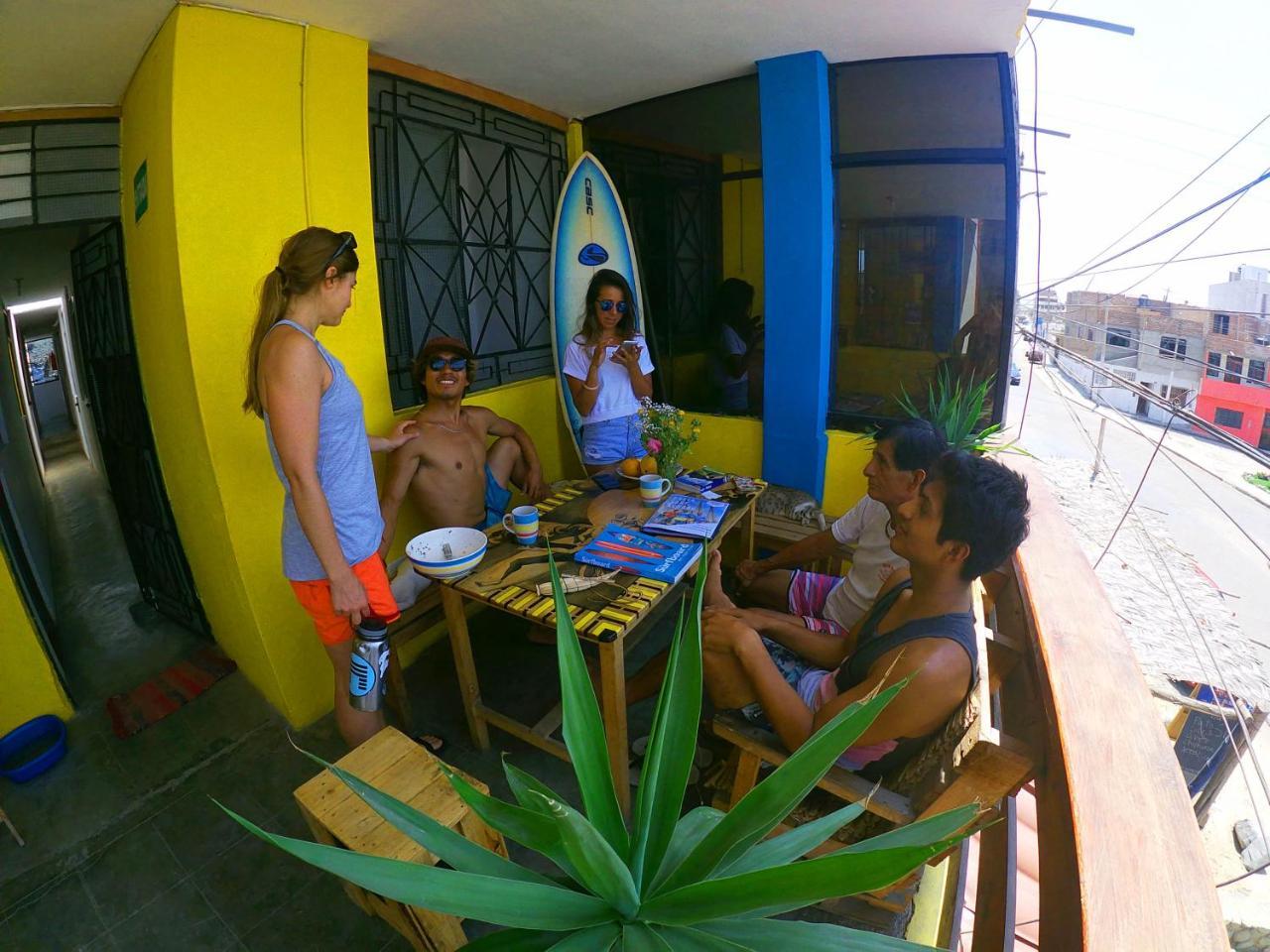 Urcia Surf House Hostel Huanchaco Exterior photo